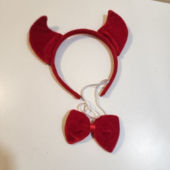 Red Devil Women's Halloween Horn Bow and tail Costume - Picture 4 of 6